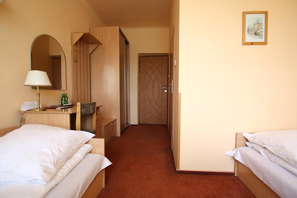 Iskra Hotel Radom Kamer foto