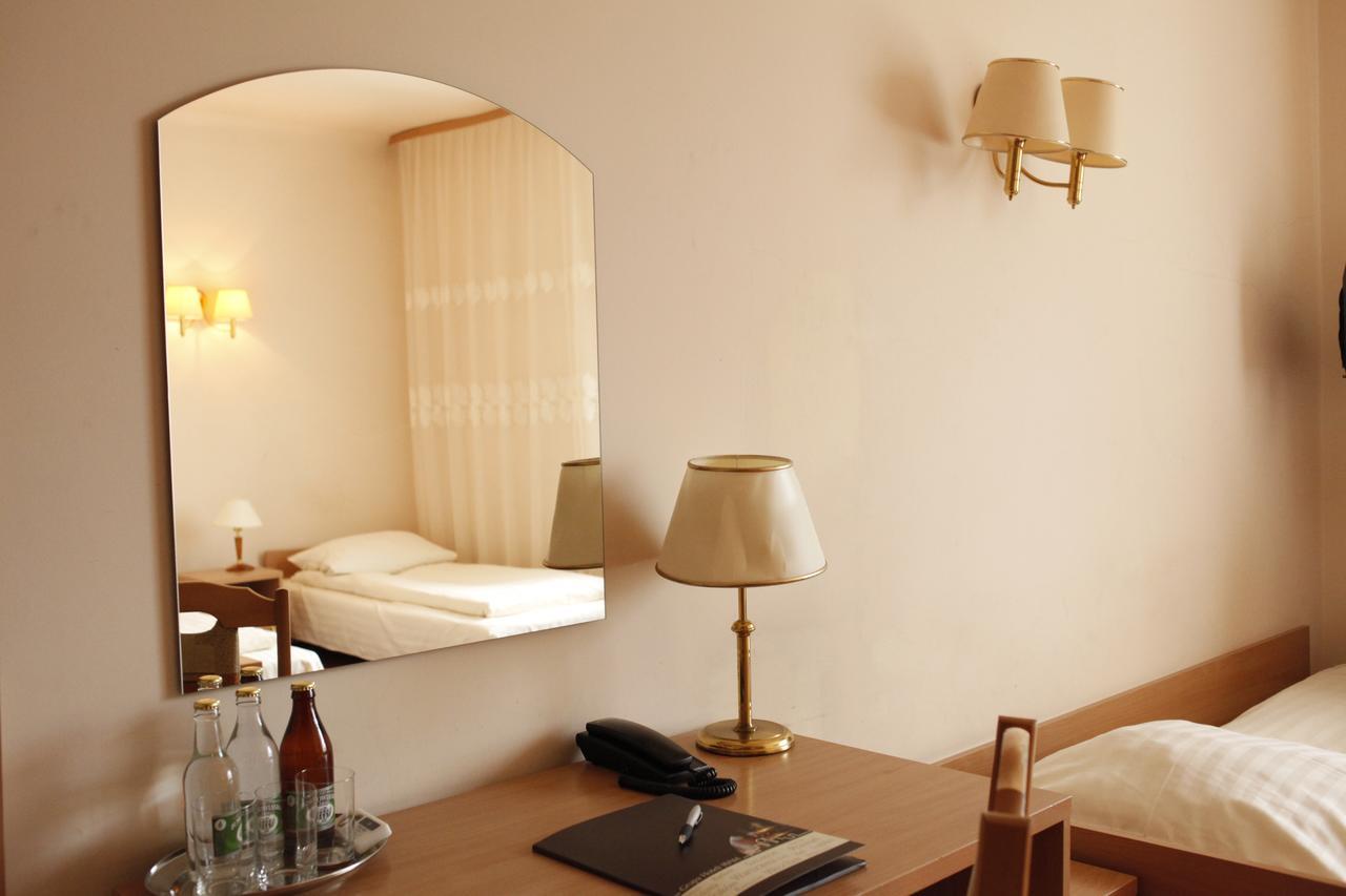 Iskra Hotel Radom Buitenkant foto