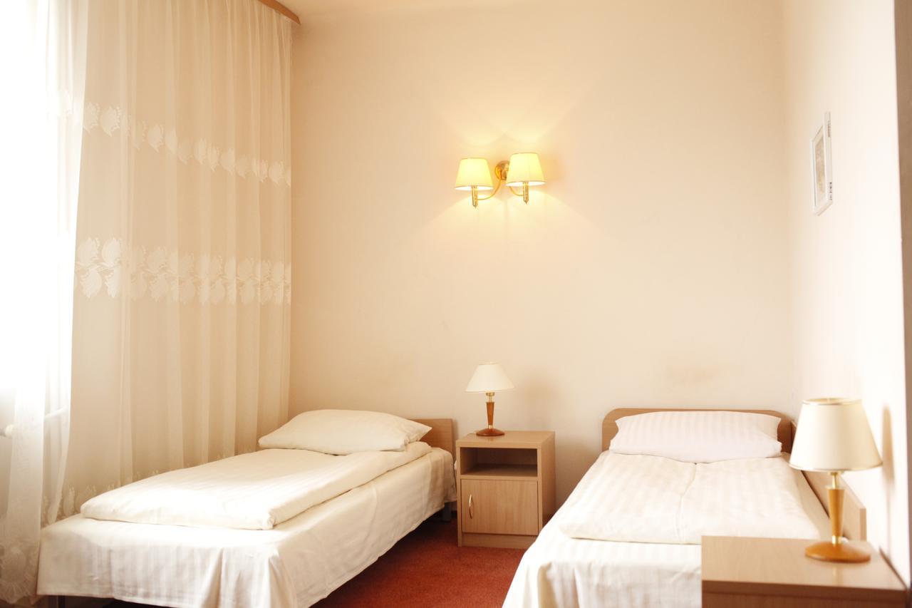 Iskra Hotel Radom Buitenkant foto