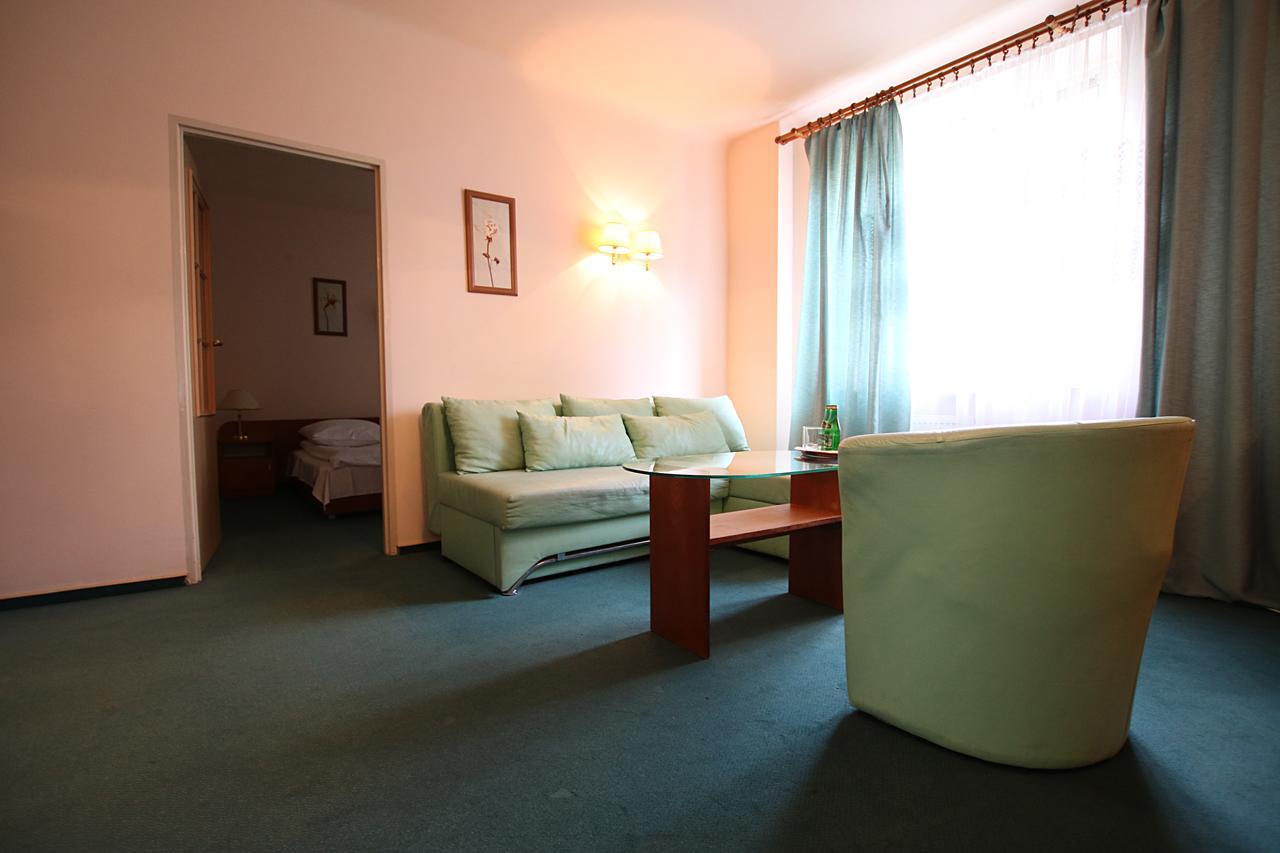 Iskra Hotel Radom Kamer foto