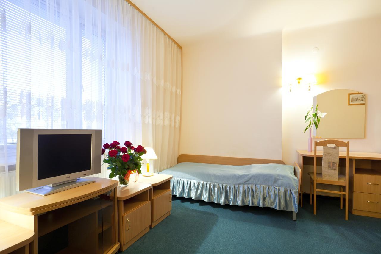 Iskra Hotel Radom Kamer foto